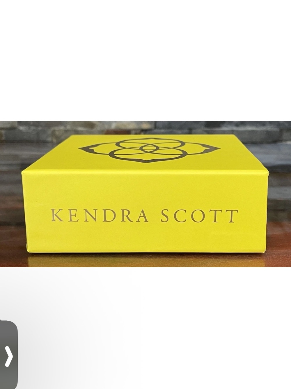 Kendra Scott Ivory Mother-of-Pearl Ari Heart Gold Pendant Necklace Short - Picture 2 of 9